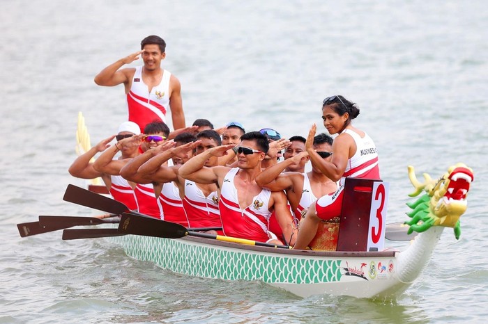 Timnas Dayung Perahu Naga