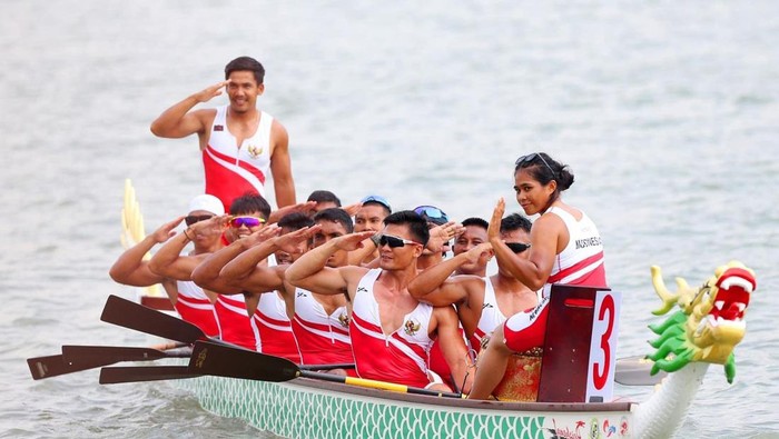 Timnas Dayung Perahu Naga