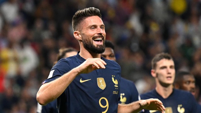 AL WAKRAH, QATAR - NOVEMBER 22: Olivier Giroud of France celebrates after scoring their teams fourth goal during the FIFA World Cup Qatar 2022 Group D match between France and Australia at Al Janoub Stadium on November 22, 2022 in Al Wakrah, Qatar. (Photo by Clive Mason/Getty Images)