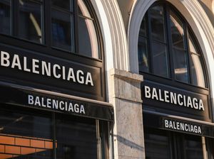 Balenciaga Gugat Agensi Rp 392 M Buntut Iklan Kontroversial