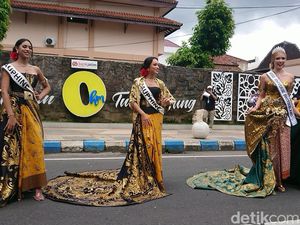 Ratusan Model Hingga Miss Universe Swiss Ikuti Fashion Show Batik Tulungagung