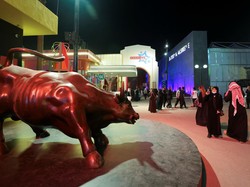 Kemenangan tersebut membuat Raja Salman menetapkan hari libur untuk merayakan kemenangan Timnas Arab Saudi di Piala Dunia 2022. Foto: REUTERS/AHMED YOSRI