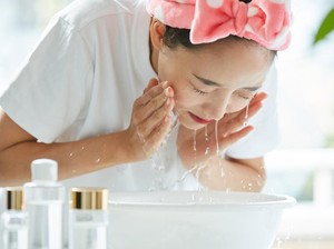Rekomendasi 7 Sabun Wajah yang Mencerahkan dan Harganya Terjangkau