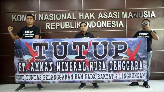 Aliansi Masyarakat Antimafia Tambang Kabupaten Sumbawa Barat (Amanat) datangi Komnas HAM. Mereka melaporkan dugaan pelanggaran HAM oleh perusahaan tambang di NTB.