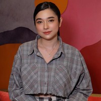 Amanda Rigby pun merespons perjodohan netizen untuk bersanding dengan Andre Taulany. Dia memilih cuek. “Gak sih, gak terlalu nanggepin, kita di sini kerjanya semuanya seru-seru, ujarnya. Foto: dok Instagram