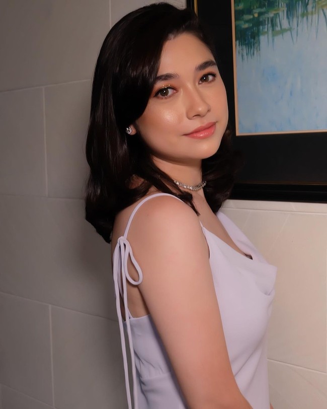 Tidak hanya tampil di TV, Amanda juga merambah layar lebar. Debut filmnya dimulai dari ‘Sara & Fei: Stadhuis Schandaal’ yang rilis pada 2018. Kemudian pada 2021, ia muncul di dua film garapan Anggy Umbara dalam ‘Trilogi I’ dan ‘Survive’. Foto: dok Instagram