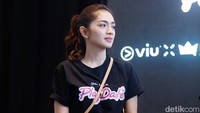 Padahal Angel Karamoy diam saja juga sudah menghibur para penonton. Pool/Noel/detikFoto.