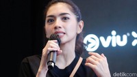 Ia mengaku jika dirinya merasa terbebani setelah terjun ke dunia komedi. Pool/Noel/detikFoto.