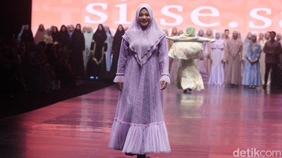 Potret 9 Artis Pakai Hijab Syari, Aurel dan Angelina Sondakh Jadi Sorotan
