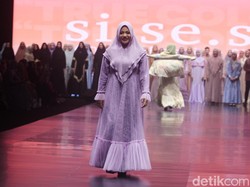 Potret 9 Artis Pakai Hijab Syari, Aurel dan Angelina Sondakh Jadi Sorotan