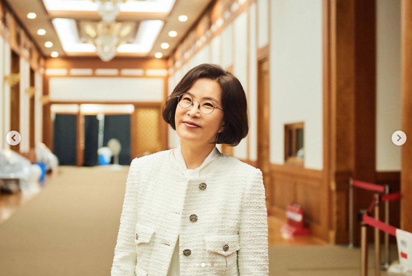 Artis-artis Hook Entertainment