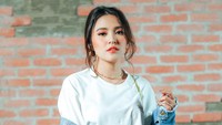 Baby Shima mengungkapkan alasan tak lagi manggung di Malaysia lantaran aksi panggungnya dengan goyangan ditentang banyak orang. (Foto: dok Instagram)