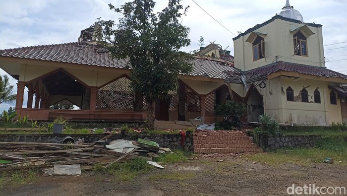 Bangunan sekolah rusak akibat gempa Cianjur