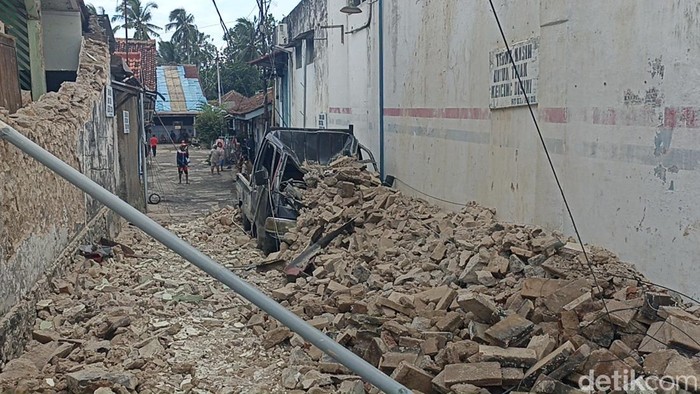 Efek dahsyatnya gempa Cianjur