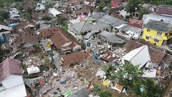 CIANJUR, INDONESIA - NOVEMBER 23: An aerial view of the demolished settlements after the earthquake in Suka Mulya village of Cianjur, West Java, Indonesia on November 23, 2022. More than 2,000 buildings collapsed and many rescuers and volunteers were deployed Wednesday in the area 268 people died and thousands of residents were injured when the earthquake struck 5.6 magnitude. (Photo by Eko Siswono Toyudho/Anadolu Agency via Getty Images)
