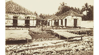 Rotterdamsche Courant pun turut memberitakan mengenai peristiwa bencana alam ini pada terbitannya edisi 27 Mei 1879, dimana laporannya menyebutkan sebanyak 1.621 rumah dengan batu bata sudah tidak dapat dihuni, 13 orang tewas, dan 12 orang luka-luka, jumlah kerugian yang diderita perorangan akibat gempa ini ditaksir mencapai NLG 89.240,20. (Foto: Woodbury & Page (Batavia)/ Leiden Digital Collections)