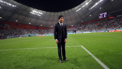 DOHA, QATAR - NOVEMBER 23: Hajime Moriyasu, Head Coach of Japan celebrates after the FIFA World Cup Qatar 2022 Group E match between Germany and Japan at Khalifa International Stadium on November 23, 2022 in Doha, Qatar. (Photo by Amin Mohammad Jamali/Getty Images)