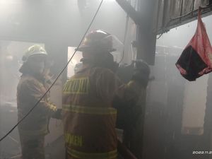 Kebakaran Dekat Rumah Wapres di Jakut gegara Nenek Bakar Sampah