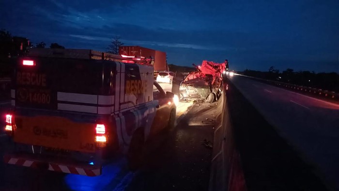 Kecelakaan di Tol Boyolali, tiga orang tewas, Kamis (24/11/2022). Kecelakaan di Tol Boyolali, tiga orang tewas, Kamis (24/11/2022).