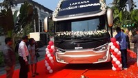 Bus buatan Indonesia ini menggunakan mesin Scania dan seluruh body-nya dibuat di Indonesia oleh perusahaan karoseri CV. Laksana. Sesudah selesai pengerjaan body, bus kemudian diekspor ke Bangladesh oleh Innovative Motors, sebuah perusahaan angkutan darat ternama di Bangladesh.