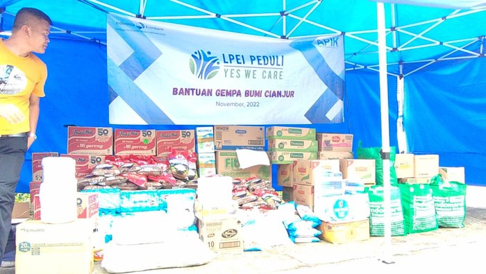 Lembaga Pembiayaan Ekspor Indonesia (LPEI) / Indonesia Eximbank menyalurkan bantuan bagi korban gempa Cianjur  berupa sembako, tenda,  obat-obatan dan uang tunai.