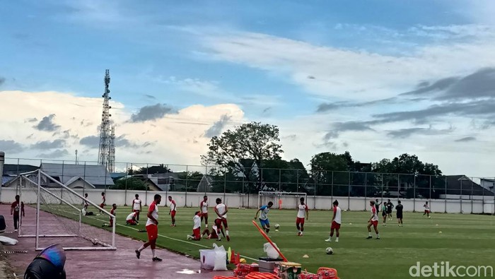 Latihan PSM Makassar di Stadion Kalegowa, Gowa, Sulawesi Selatan