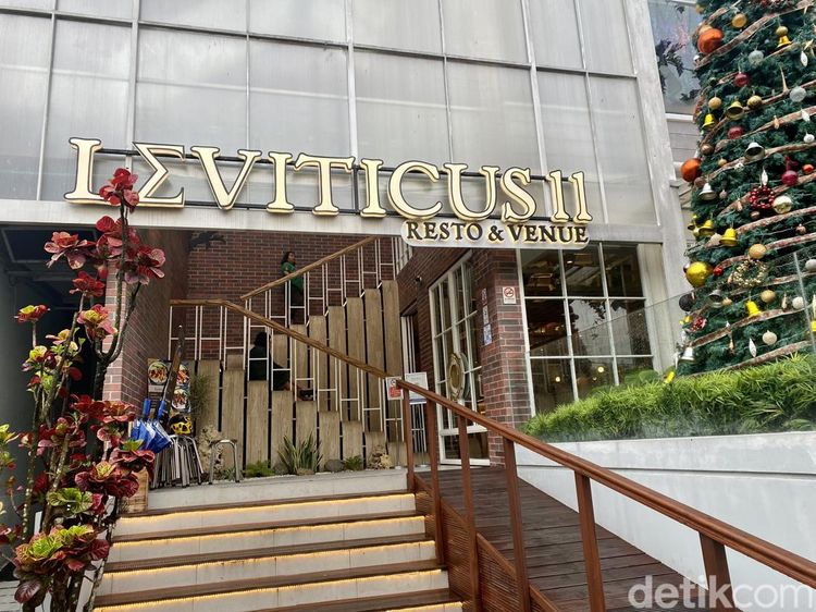 Betah Nongkrong sambil Menikmati Iga Bakar Ambyar di Resto Hidden Gem Ini