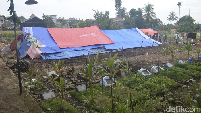 Lokasi pengungsian di Kampung Panumbangan, Cianjur.