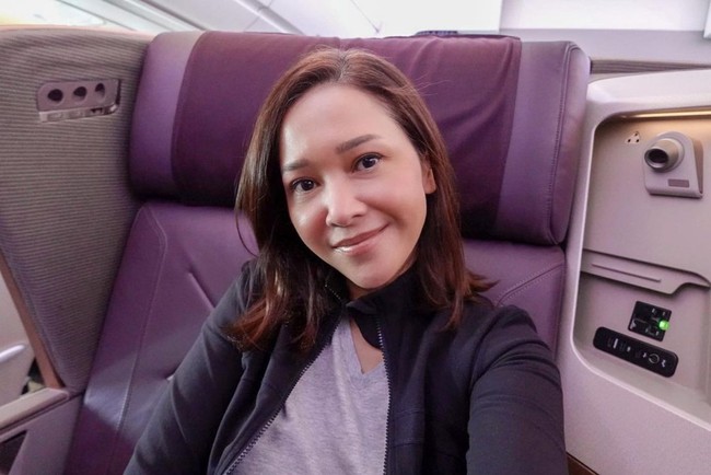 “Jangan kena matahari atau cuaca ekstrim.. seperti pas masak kena panas, kadang juga memicu rosacea. Jangan lupa pake pelembab yg sifatnya soothing atau calming, plus sunblock minimal SPF 30,” saran Maia. Foto: Instagram/@maiaestiantyreal