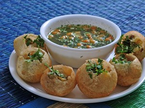 Demi Makan di Resto India, Pasangan Ini Rela Tempuh Jarak 205 Km