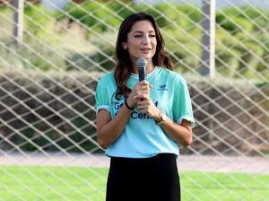 Penyiar Piala Dunia Tiba-tiba Tinggalkan Studio, Alasannya Bikin Sedih