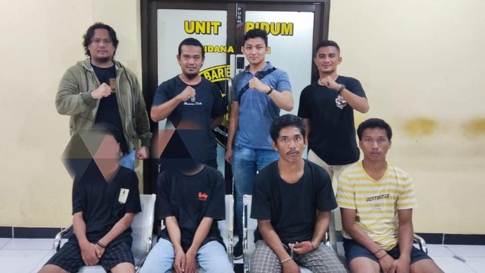 Empat pelaku pengeroyokan anggota Satpol PP di Bima, NTB. Dua di antaranya masih di bawah umur.