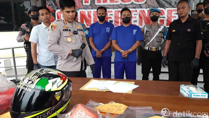 Polres Boyolali jumpa pers penangkapan dua orang tersangka penganiayaan di PA Karaoke, Kamis (24/11/2022).