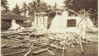 Ada juga Rumah seorang dokter bernama JLG le Rutte yang bernasib serupa, hancur dan nyaris rata dengan tanah, tak memiliki atap sama sekali.
