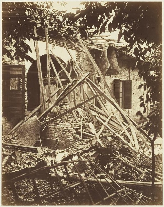 Potret Lawas Gempa Cianjur 1897 Bukan baru kali ini saja Cianjur diguncang gempa bumi hebat. Gempa dahsyat pernah melanda wilayah Cianjur pada Maret 1897. βBegini potret lawasnya.