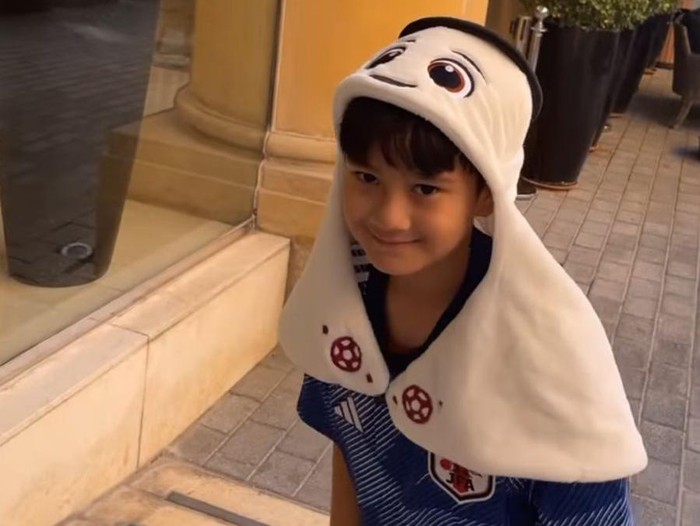 Potret Rafathar Nonton Piala Dunia di Qatar