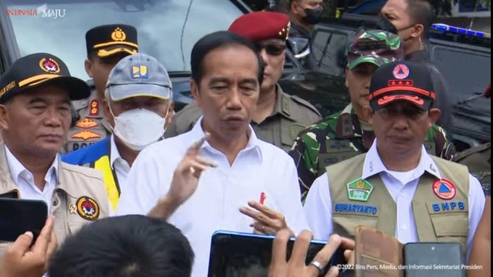Presiden Jokowi kunjungi lokasi gempa Cianjur, Kamis (24/11/2022).