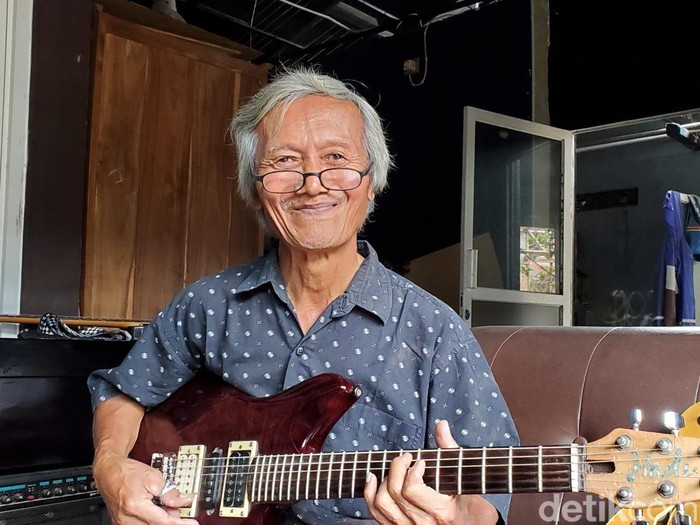Produksi gitar custom di Zianturi, Sleman.
