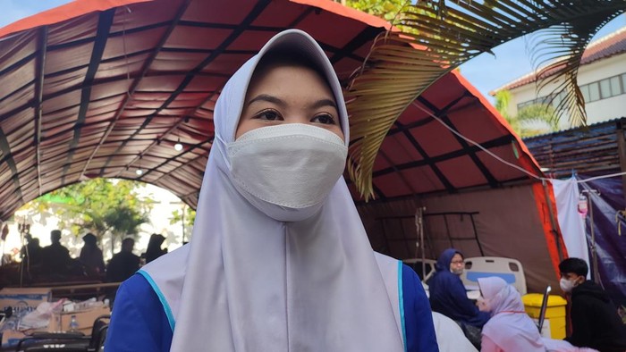 Relawan gempa Cianjur, Gina (Rizky-detikcom)