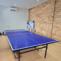 Boys will be boys. Verrel sebisa mungkin mengakomodasi hobi olahraganya di rumah ini. Tanpa terkecuali tenis meja. (Foto: YouTube/Fuji An)