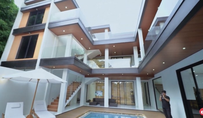 Rumah mewah Verrel Bramasta