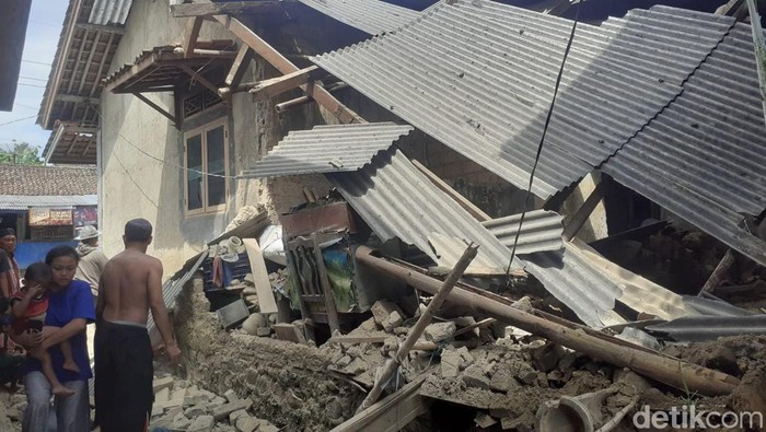 Rumah rusak di Sukabumi