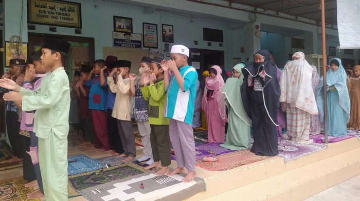 salat gaib di bangkalan untuk korban gempa cianjur