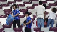 Timnas Jepang sendiri baru membuat sejarah dengan berhasil mengalahkan Jerman dengan skor akhir 2-1. Foto: AP/Eugene Hoshiko