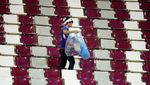 Aksi Bersih-bersih Suporter Jepang di Stadion Piala Dunia