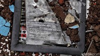 Desa Nagrak merupakan salah satu desa paling parah dampaknya selain di kawasan Cugenang.