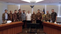 Ketua 4 GPPU, Asrokh Nawawi menyebutkan bahwa Zulhas akan mengizinkan BUMN dan UMKM mengimpor grand parent stock (GPS) ayam sebanyak 20% dari total kuota.