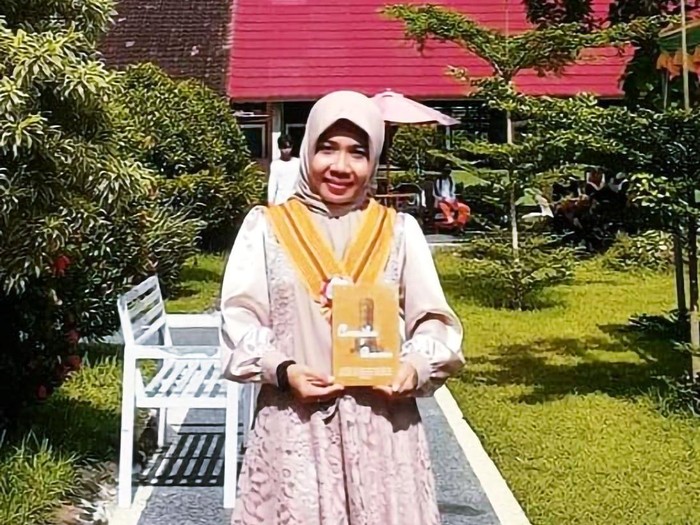 Sumiati, Suru SMAN 11 Mataram