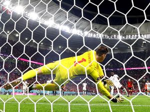 Courtois Ngamuk, Pukul Bangku Cadangan Usai Belgia Kalah
