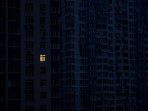 Setengah Wilayah Kyiv Masih Padam Usai Diserang Rusia
